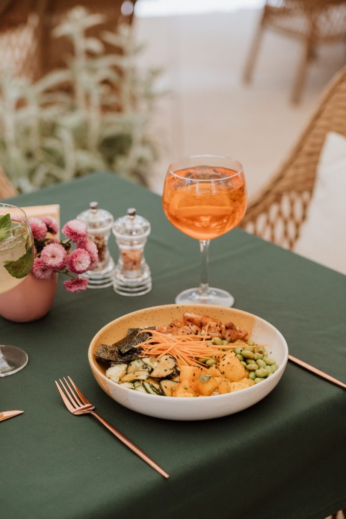 Food & Drink 17